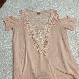 Daytrip cold shoulder top